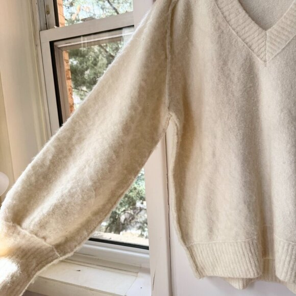 NWT Free People One and Only Pullover Sweater V Neck Wool Oversized Cream Ivory - Picture 4 of 11
